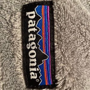 woman’s size small patagonia snap up!